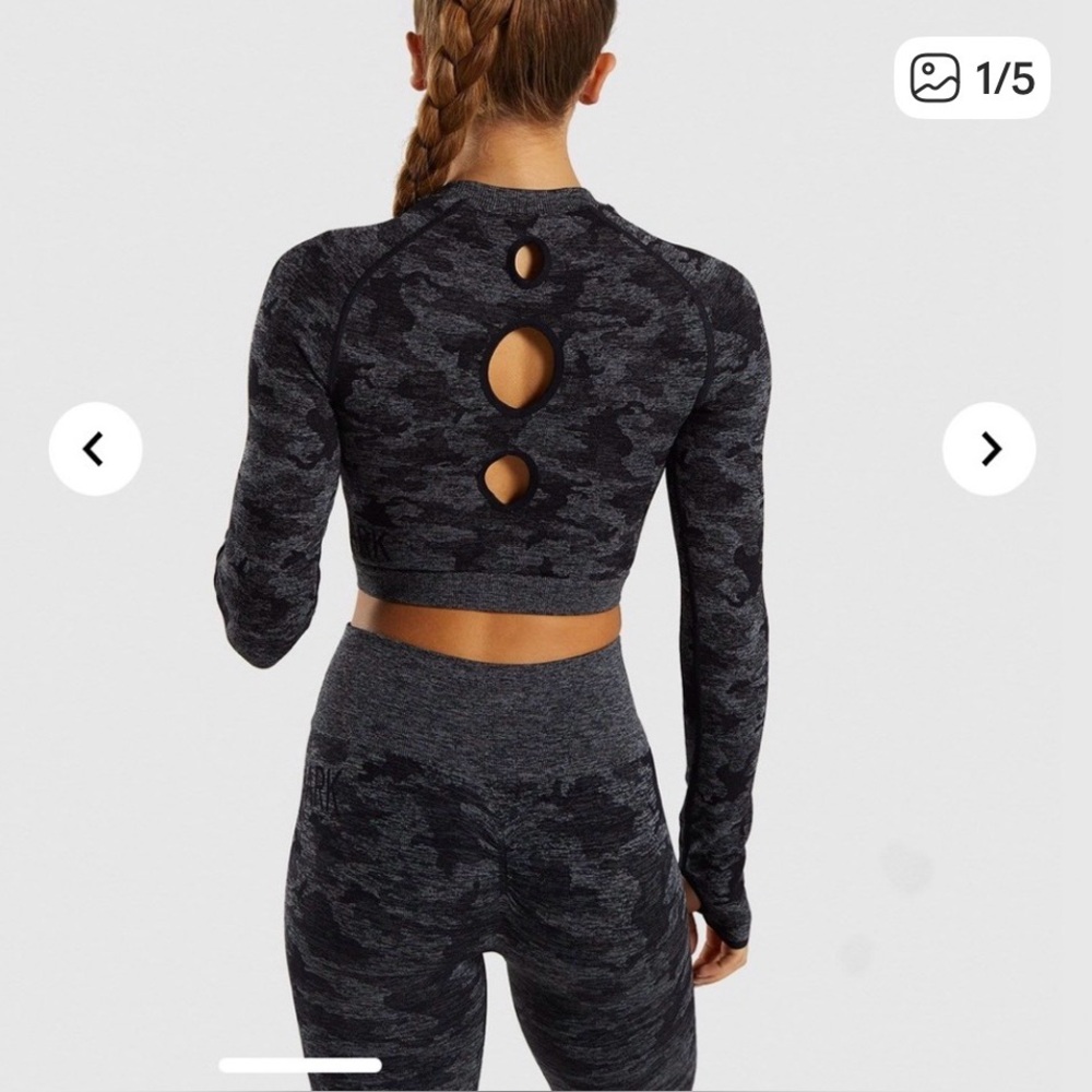 ADAPT CAMO SEAMLESS LONG SLEEVE CROP TOP - NWOT - Picture 2 of 2